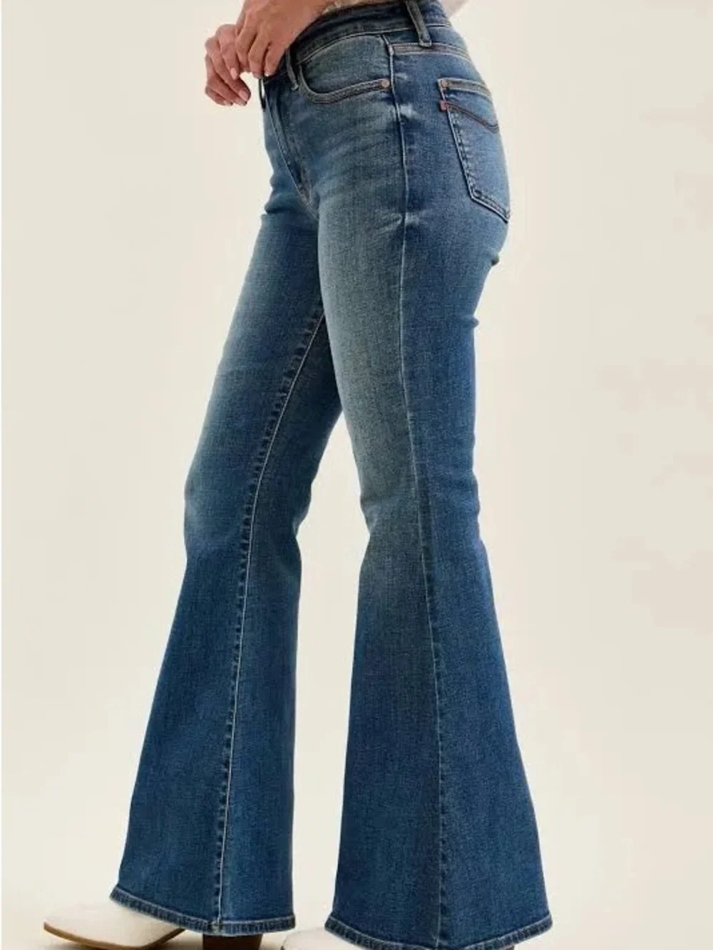 Judy Blue Medium Blue Flare Jeans